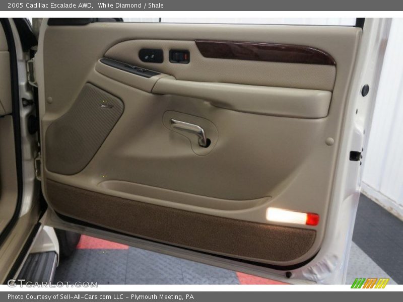 White Diamond / Shale 2005 Cadillac Escalade AWD