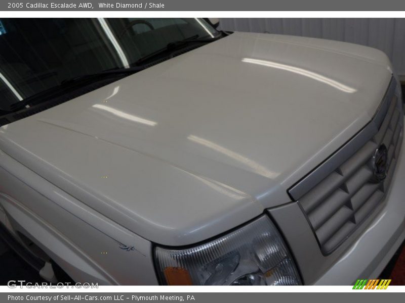 White Diamond / Shale 2005 Cadillac Escalade AWD