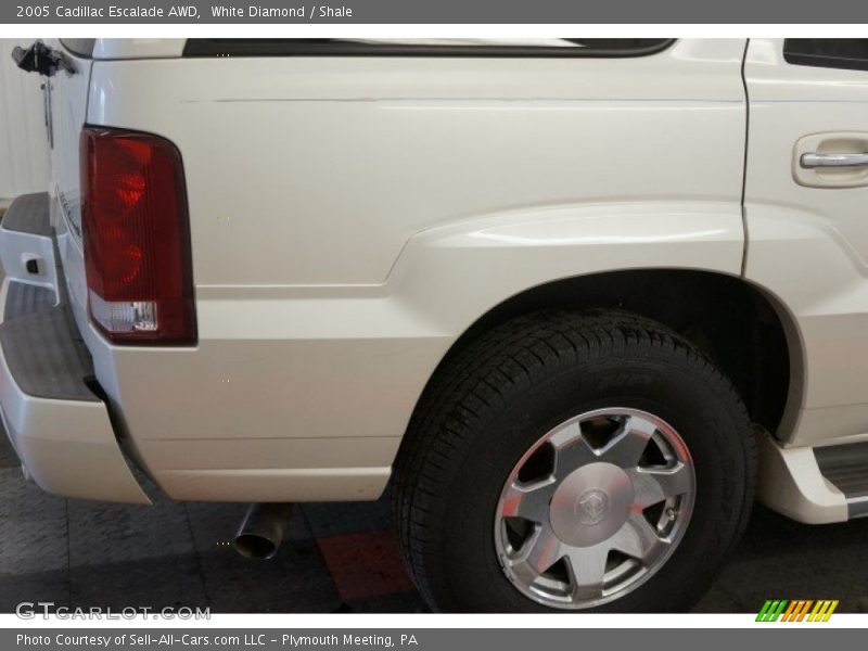 White Diamond / Shale 2005 Cadillac Escalade AWD