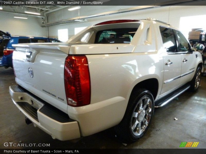 White Diamond / Ebony/Ebony 2007 Cadillac Escalade EXT AWD