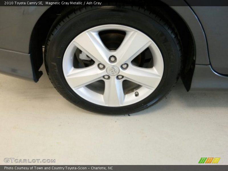 Magnetic Gray Metallic / Ash Gray 2010 Toyota Camry SE