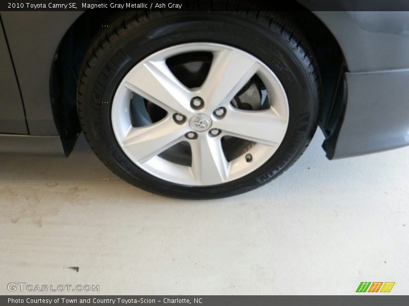 Magnetic Gray Metallic / Ash Gray 2010 Toyota Camry SE