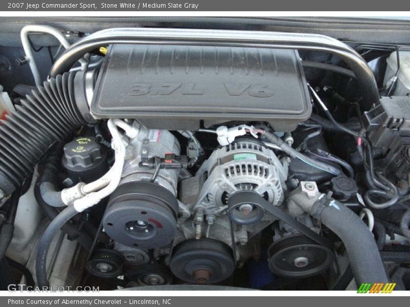 Stone White / Medium Slate Gray 2007 Jeep Commander Sport