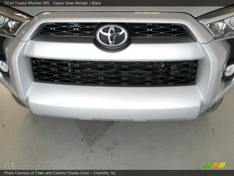 Classic Silver Metallic / Black 2014 Toyota 4Runner SR5