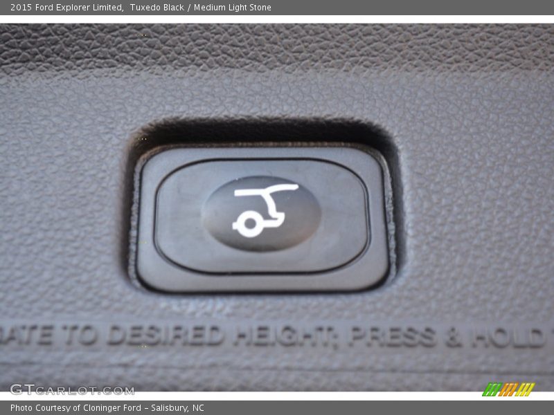 Tuxedo Black / Medium Light Stone 2015 Ford Explorer Limited