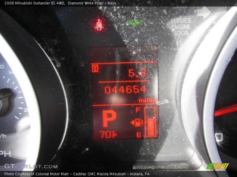 Diamond White Pearl / Black 2008 Mitsubishi Outlander ES 4WD