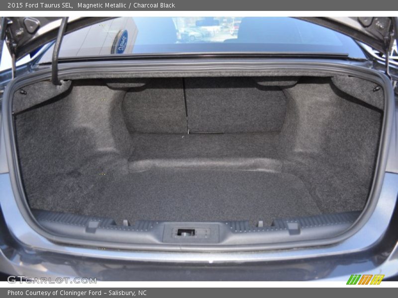 Magnetic Metallic / Charcoal Black 2015 Ford Taurus SEL