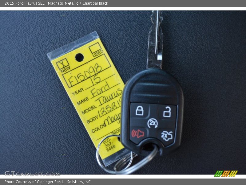 Magnetic Metallic / Charcoal Black 2015 Ford Taurus SEL