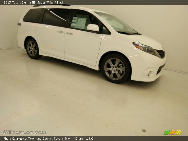Super White / Black 2015 Toyota Sienna SE