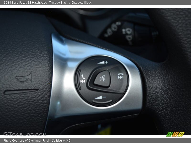 Tuxedo Black / Charcoal Black 2014 Ford Focus SE Hatchback