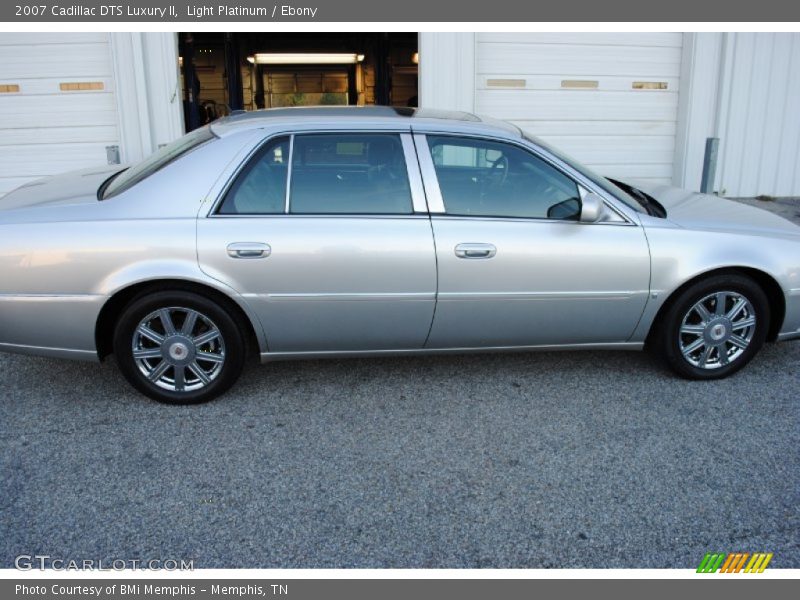 Light Platinum / Ebony 2007 Cadillac DTS Luxury II