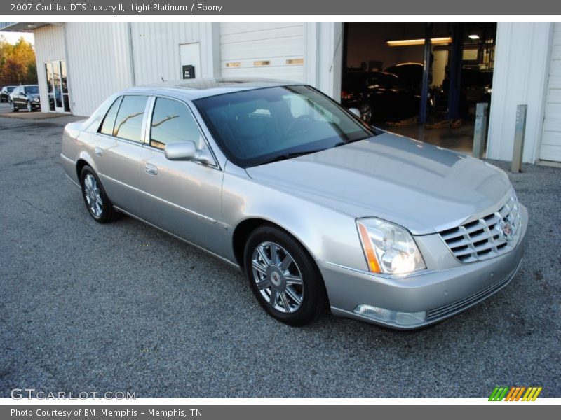 Light Platinum / Ebony 2007 Cadillac DTS Luxury II