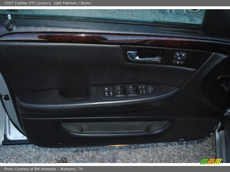 Light Platinum / Ebony 2007 Cadillac DTS Luxury II