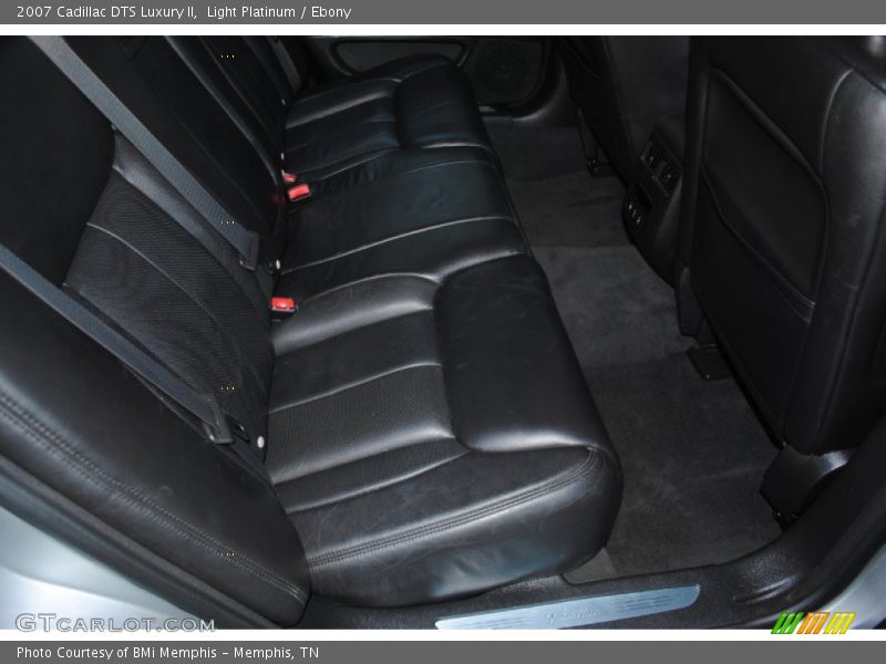 Light Platinum / Ebony 2007 Cadillac DTS Luxury II