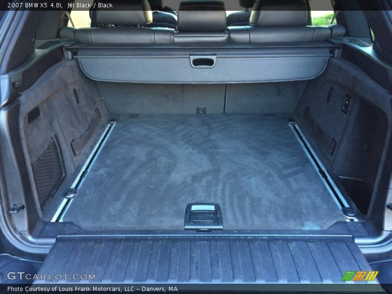  2007 X5 4.8i Trunk