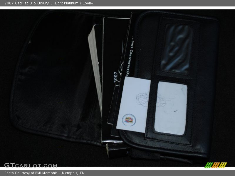 Light Platinum / Ebony 2007 Cadillac DTS Luxury II