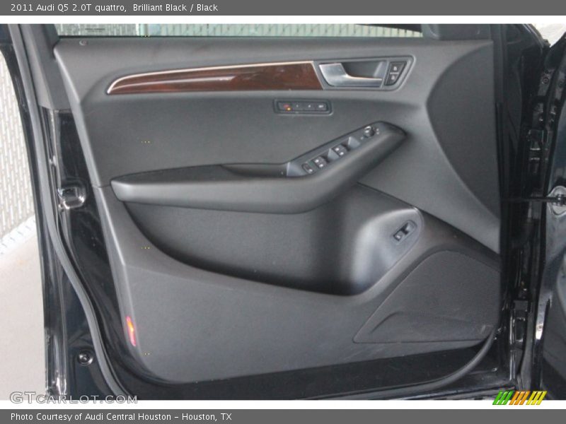 Brilliant Black / Black 2011 Audi Q5 2.0T quattro