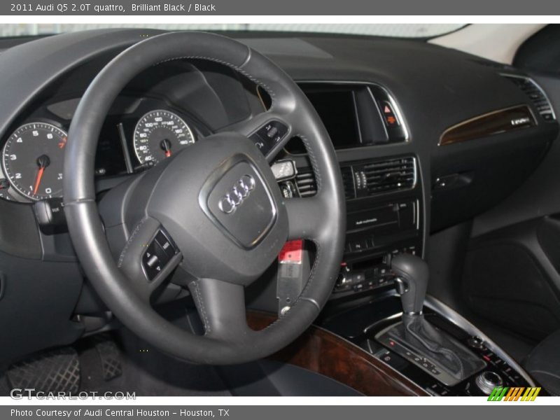 Brilliant Black / Black 2011 Audi Q5 2.0T quattro