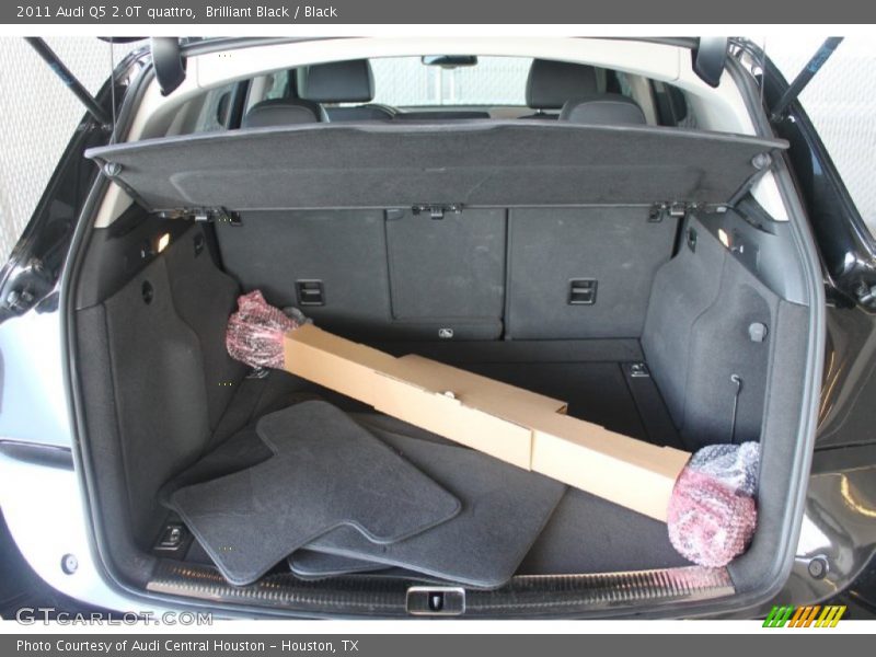 Brilliant Black / Black 2011 Audi Q5 2.0T quattro