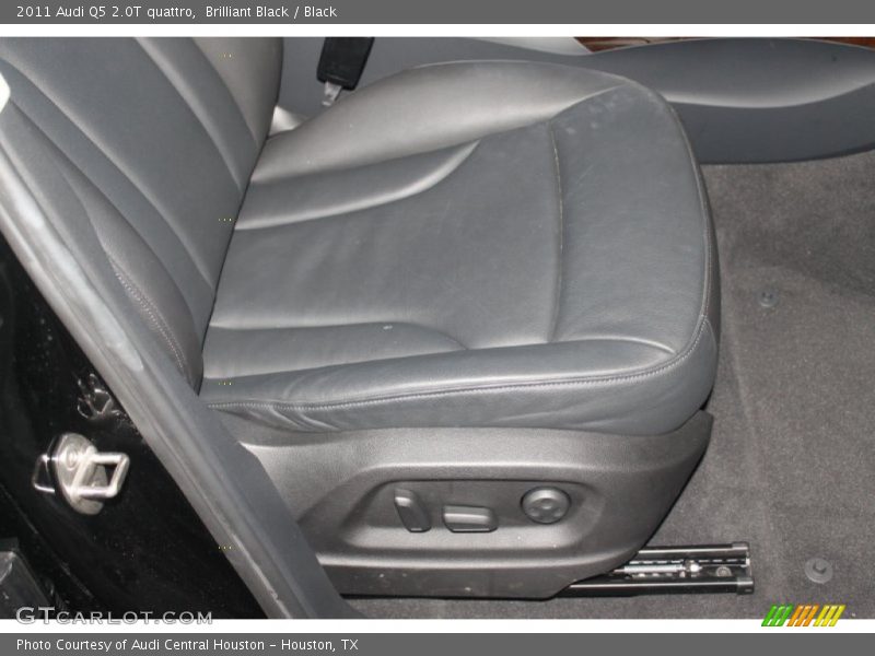 Brilliant Black / Black 2011 Audi Q5 2.0T quattro