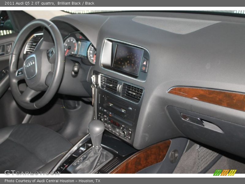 Brilliant Black / Black 2011 Audi Q5 2.0T quattro