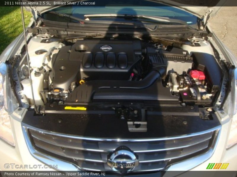 Brilliant Silver / Charcoal 2011 Nissan Altima 2.5 SL