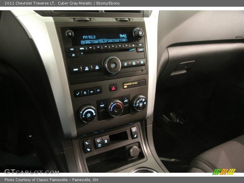 Cyber Gray Metallic / Ebony/Ebony 2011 Chevrolet Traverse LT