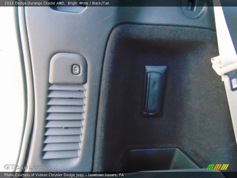 Bright White / Black/Tan 2013 Dodge Durango Citadel AWD