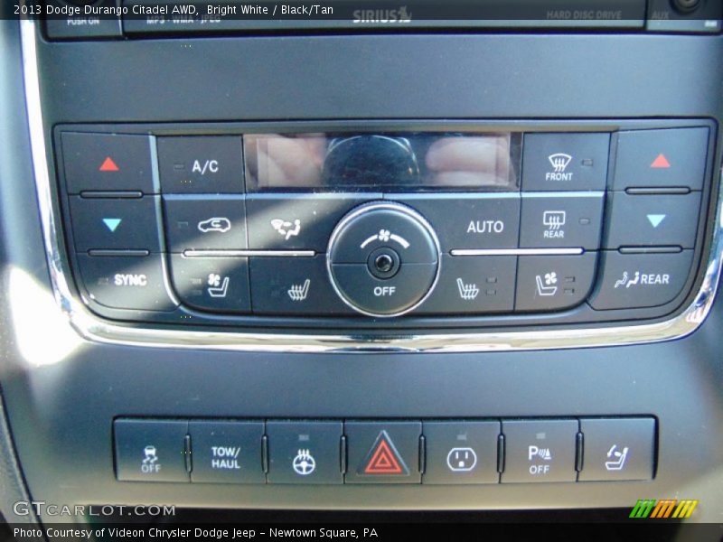 Bright White / Black/Tan 2013 Dodge Durango Citadel AWD