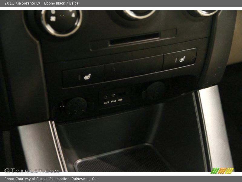 Ebony Black / Beige 2011 Kia Sorento LX