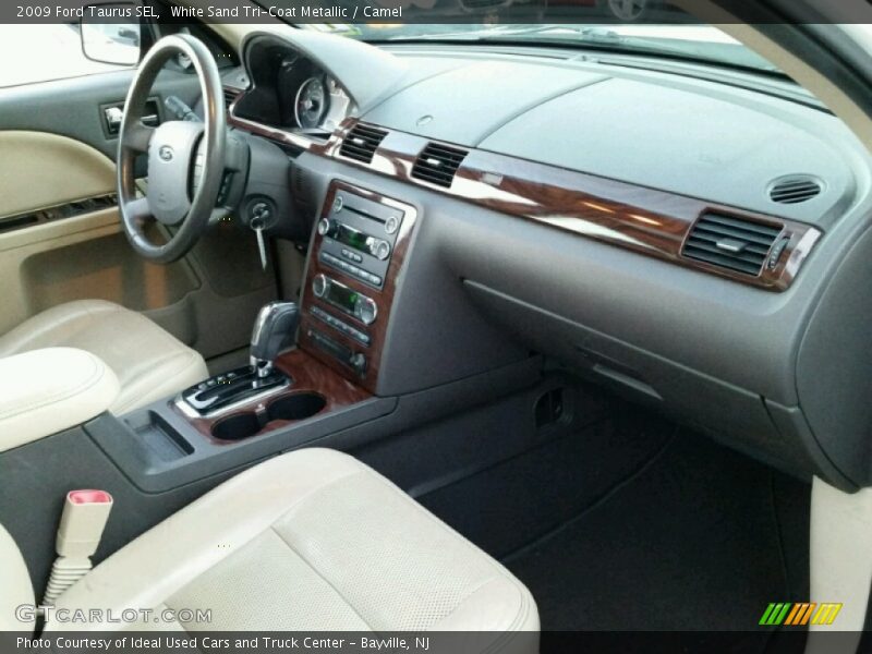 Dashboard of 2009 Taurus SEL