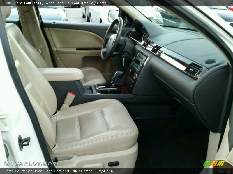 Dashboard of 2009 Taurus SEL