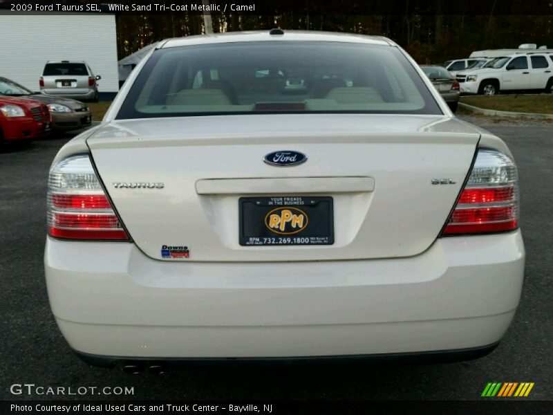 White Sand Tri-Coat Metallic / Camel 2009 Ford Taurus SEL