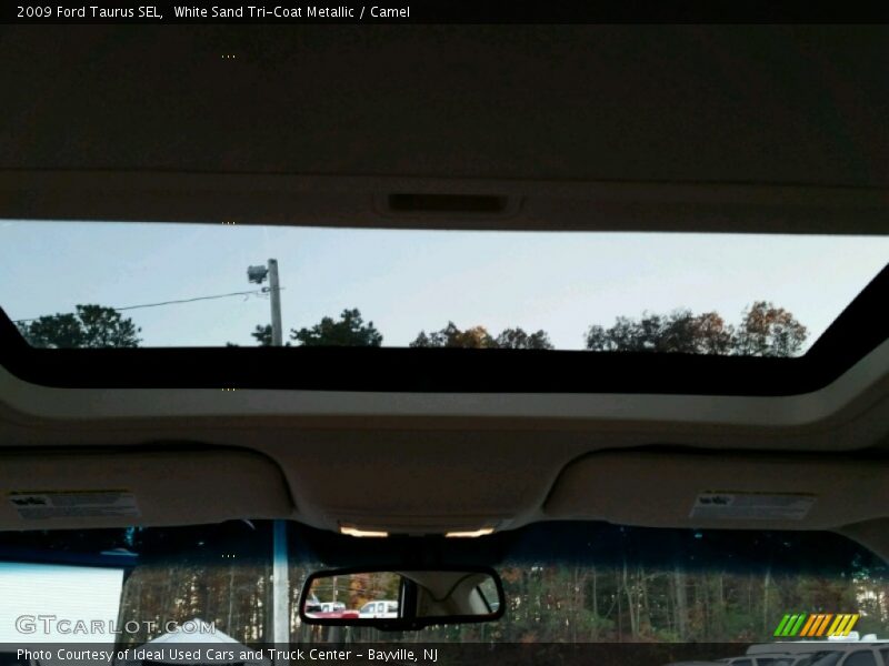 Sunroof of 2009 Taurus SEL