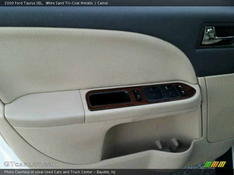 Door Panel of 2009 Taurus SEL