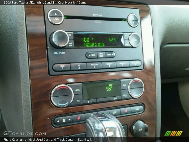 Controls of 2009 Taurus SEL