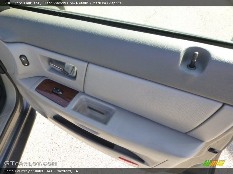 Dark Shadow Grey Metallic / Medium Graphite 2003 Ford Taurus SE
