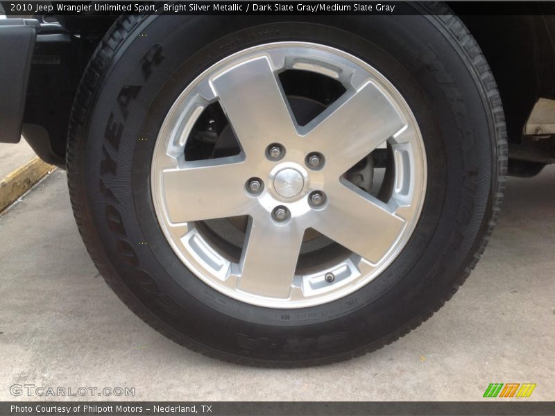 Bright Silver Metallic / Dark Slate Gray/Medium Slate Gray 2010 Jeep Wrangler Unlimited Sport