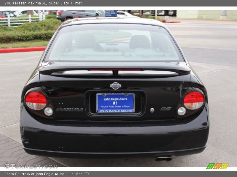 Super Black / Frost 2000 Nissan Maxima SE