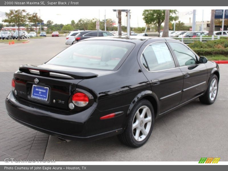 Super Black / Frost 2000 Nissan Maxima SE