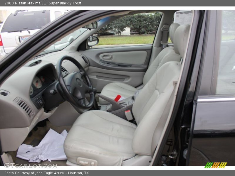 Super Black / Frost 2000 Nissan Maxima SE