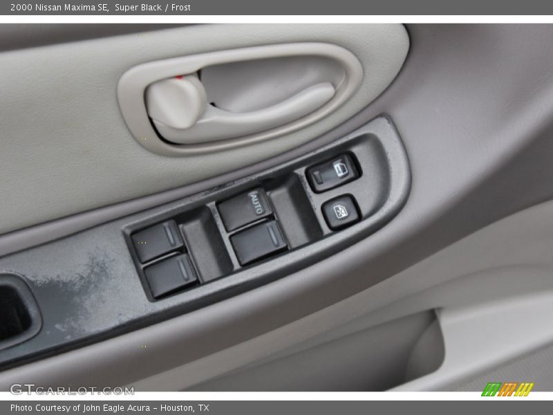 Super Black / Frost 2000 Nissan Maxima SE