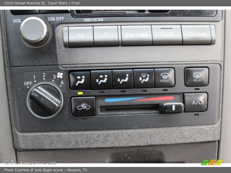 Super Black / Frost 2000 Nissan Maxima SE