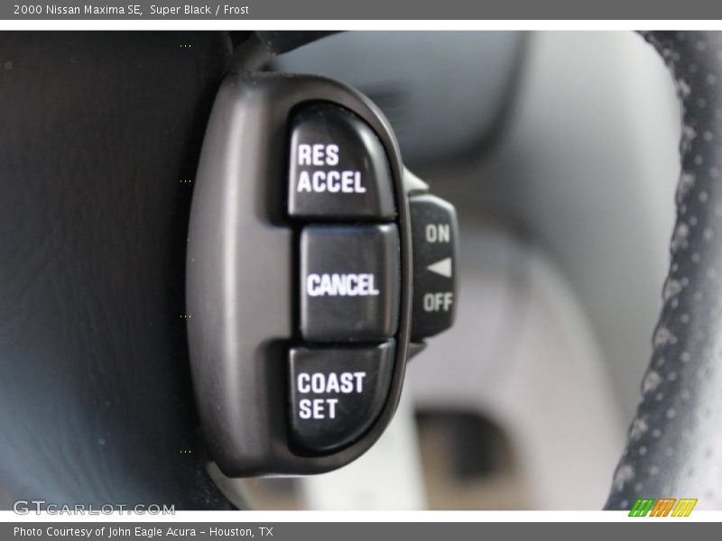 Super Black / Frost 2000 Nissan Maxima SE