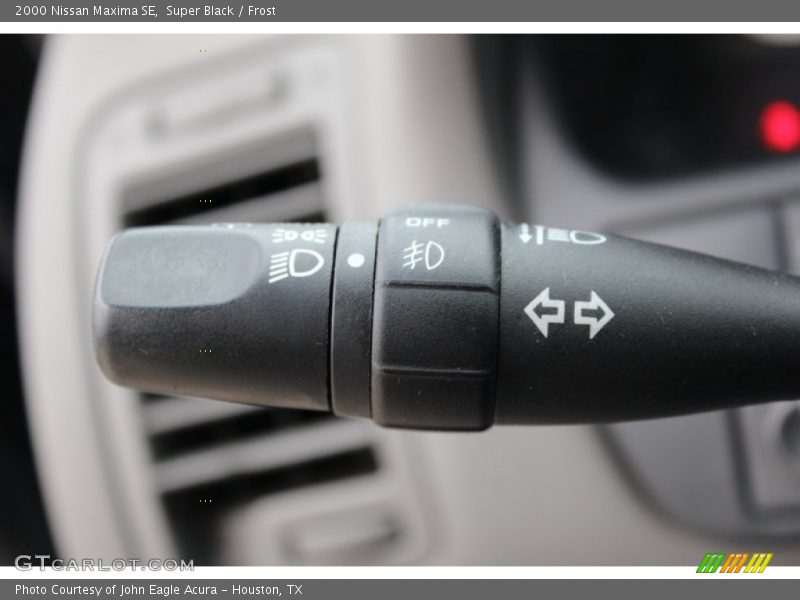 Super Black / Frost 2000 Nissan Maxima SE