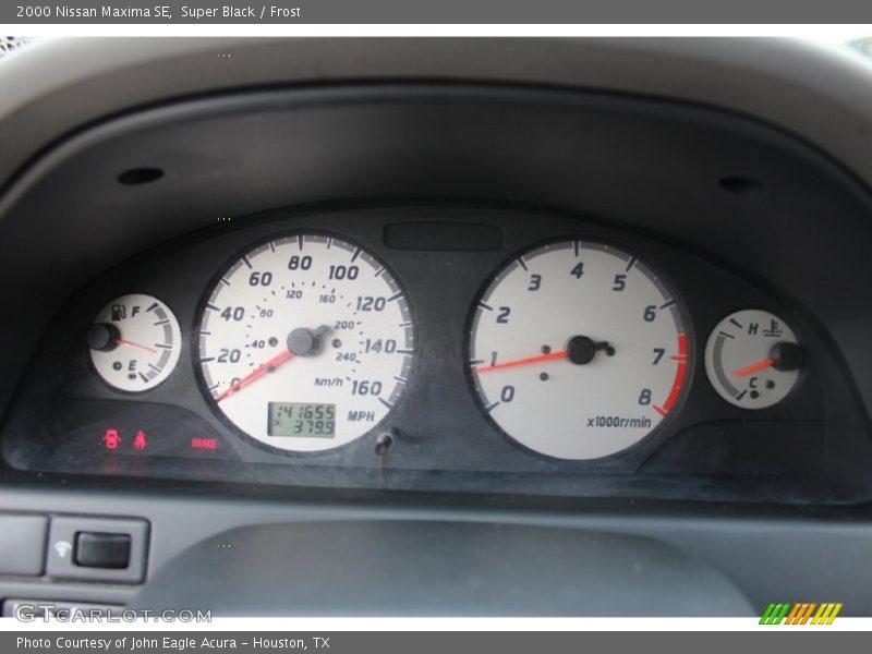 Super Black / Frost 2000 Nissan Maxima SE