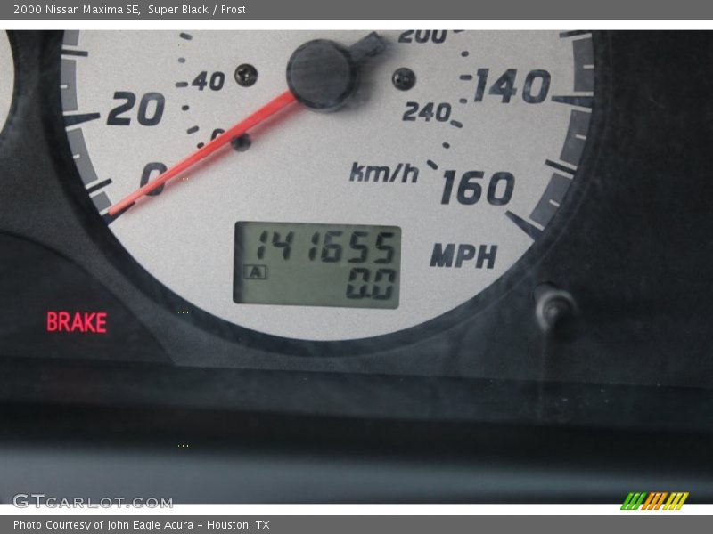 Super Black / Frost 2000 Nissan Maxima SE