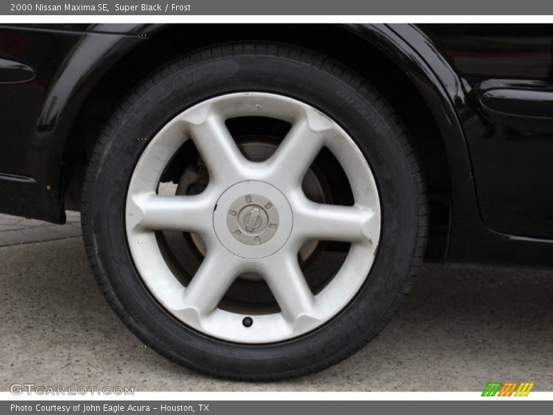 Super Black / Frost 2000 Nissan Maxima SE