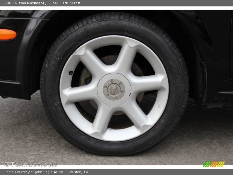 Super Black / Frost 2000 Nissan Maxima SE