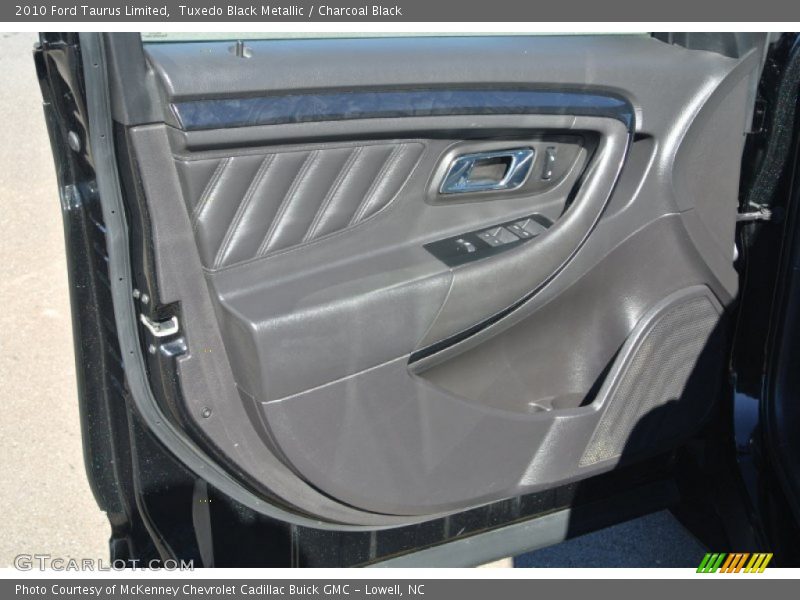 Tuxedo Black Metallic / Charcoal Black 2010 Ford Taurus Limited